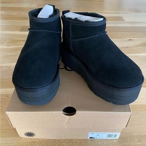 NWT UGG Ultra Mini Platform 7